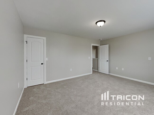 Building Photo - 3901 Creekmoore Drive Winston Salem NC