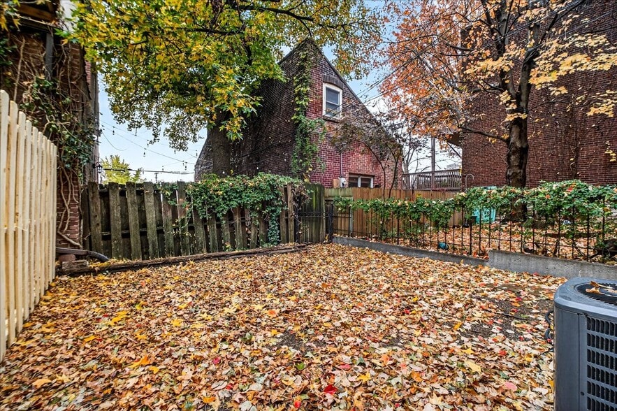 Building Photo - 2352 S 10th St