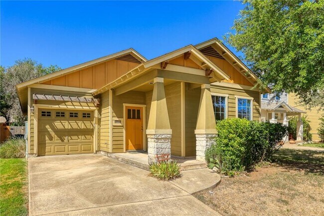 Building Photo - 2125 Amur Dr
