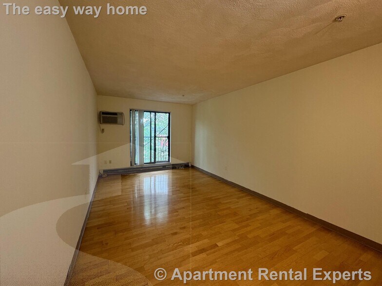 Building Photo - 373 Highland Ave