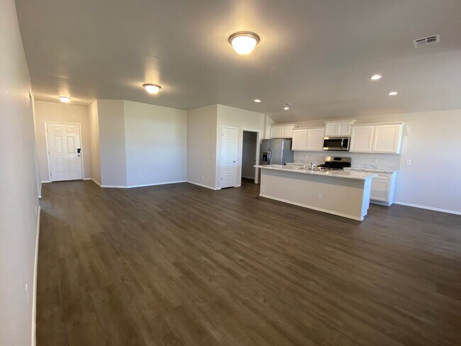 Building Photo - *Pre-leasing* Three Bedroom | Two Bathroom Home in East Village