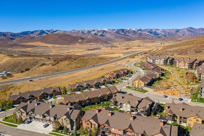 Building Photo - Modern Townhome in Black Rock Ridge