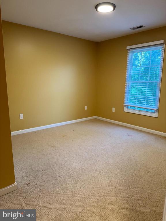 Building Photo - 6564 Meadowfield Ct