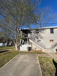 Building Photo - 820 Salem St