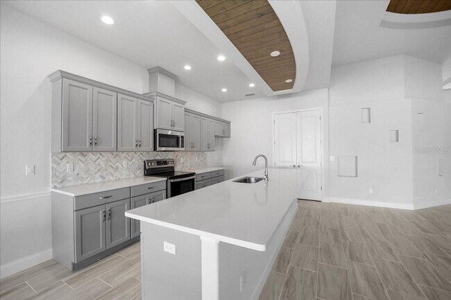 Building Photo - Marina Del Palma comes with a 30 ft boat slip granting access to the Intracoastal Waterway!