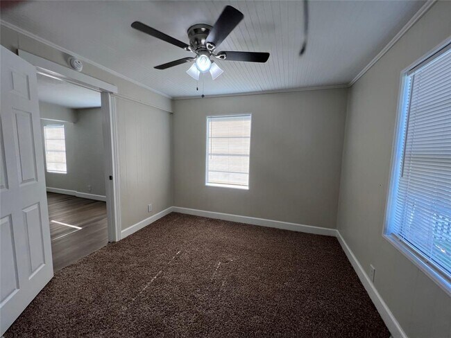 Building Photo - 414 Murex St