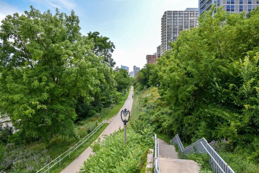 Building Photo - 1707 N Prospect Ave