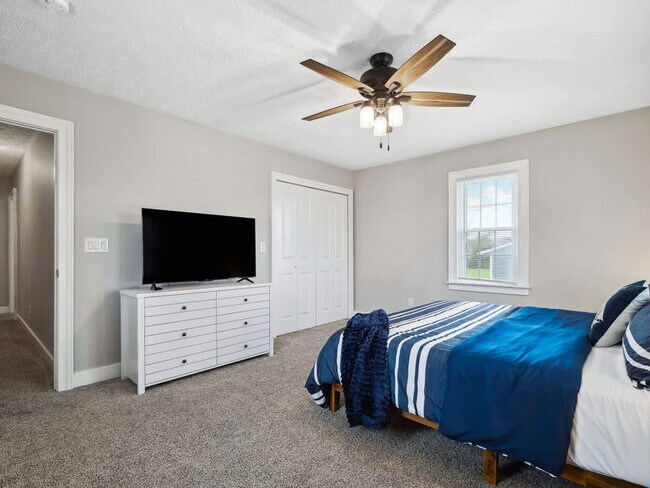 Building Photo - 1610 Cooper Foster Park Rd