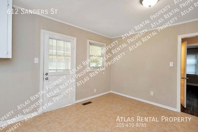 Building Photo - 612 Sanders St