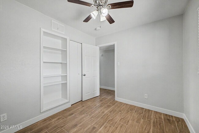 Building Photo - 6536 W Turney Ave