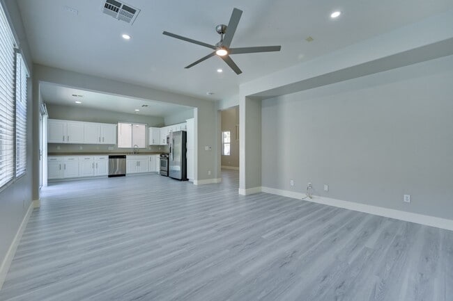 Building Photo - NW!!! 4 bedrooms!!! Pool and Spa!!! All ti...
