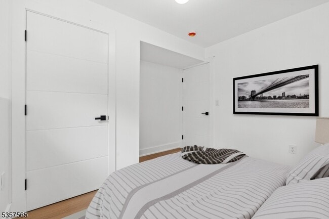 Building Photo - 148 Great Hills Rd