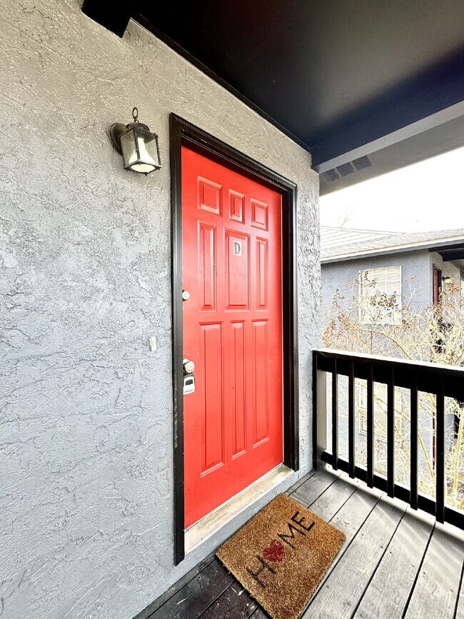 Building Photo - "Cozy 1-Bedroom Retreat in Panama City with Modern Comforts!"