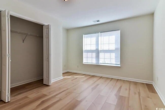 Building Photo - 2081 Haystack Way