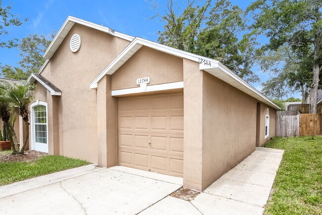 Building Photo - 12744 Ashbrook Cir W
