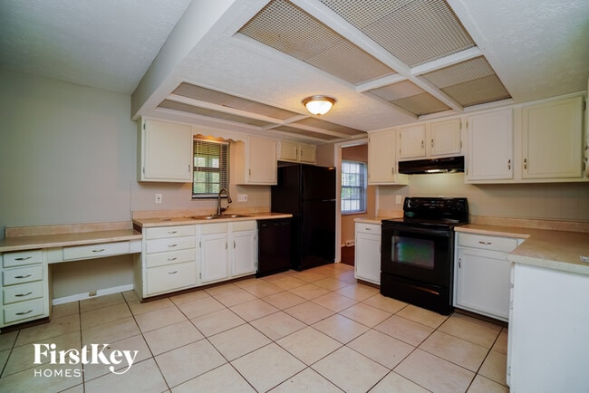 Building Photo - 5431 Maple Canyon Ave