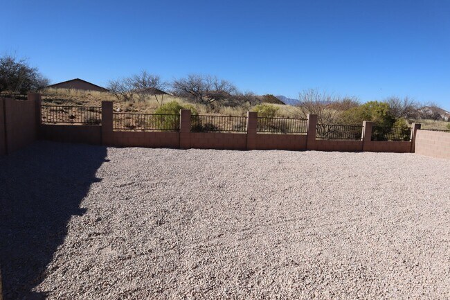 Building Photo - Great Home Great price!