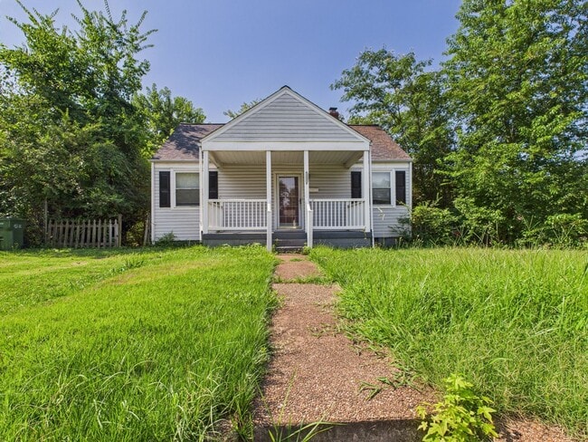Building Photo - 1001 Garber St