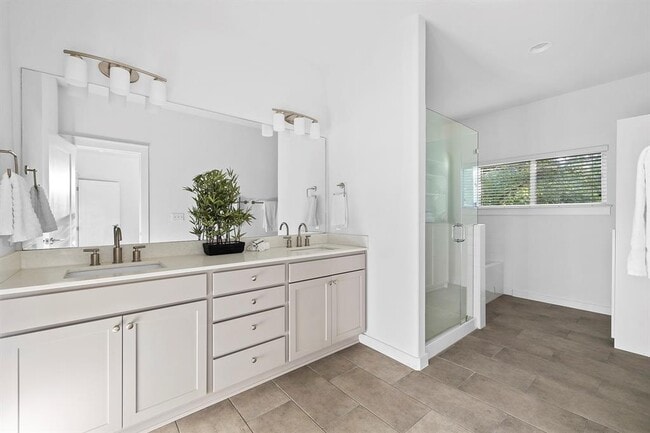 Building Photo - 6800 Menchaca Rd