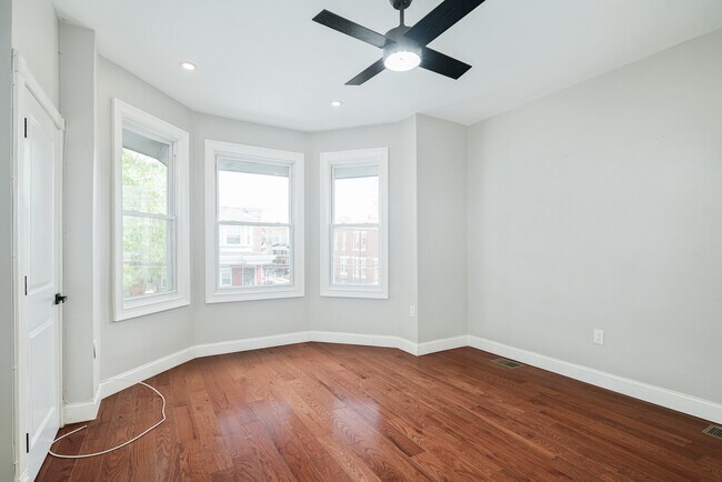 Building Photo - 714 S 55th St