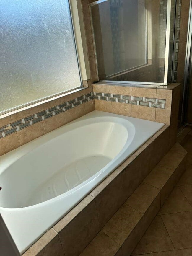 Building Photo - 5718 Straight Way