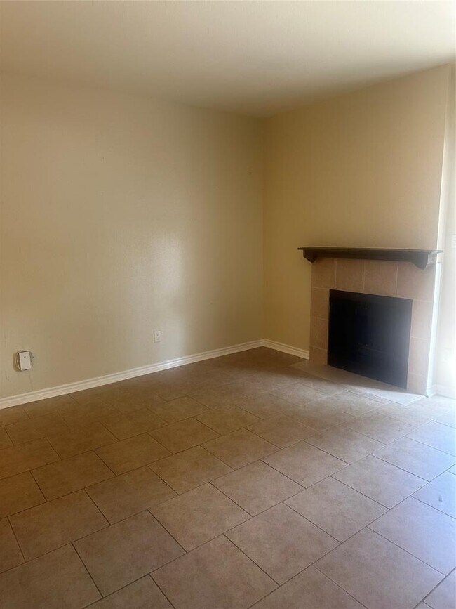 Building Photo - 12166 Metric Blvd