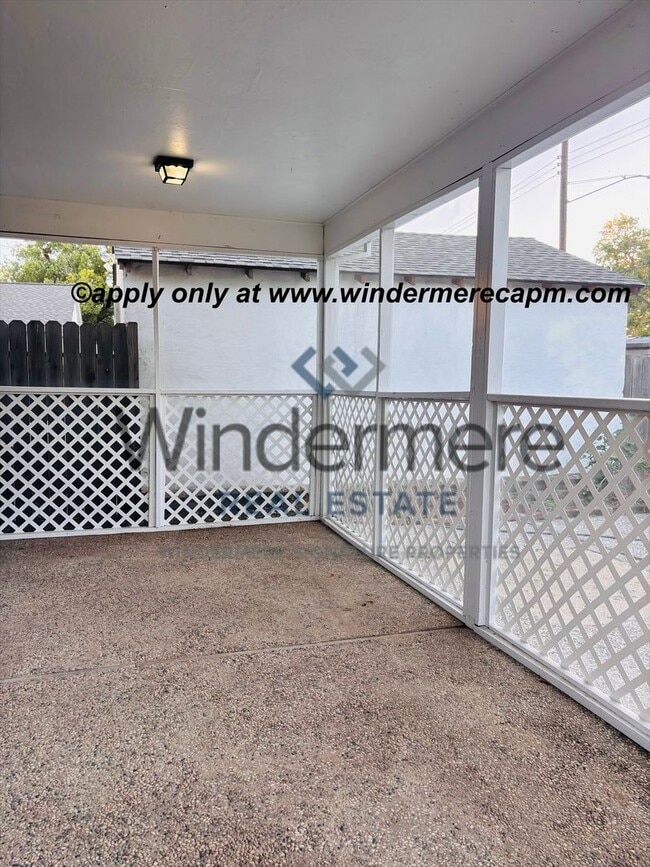 Building Photo - Charming 4 bedroom Home in Tahoe Park w/ EV Charger!!