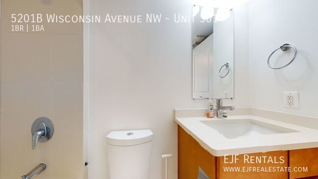 Building Photo - Friendship Heights Modern One Bedroom Off ...