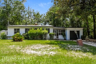 Building Photo - 1544 Breton Rd