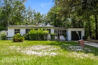 Building Photo - 1544 Breton Rd