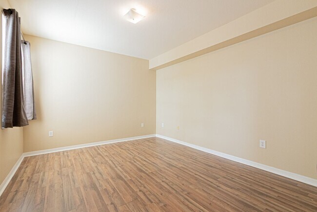 Building Photo - Ground-Level Condo Rental In Premier Community!