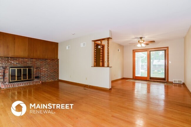 Building Photo - 2809 S Westport Rd