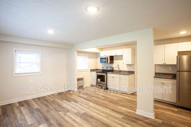 Building Photo - 614 Rock Creek Road