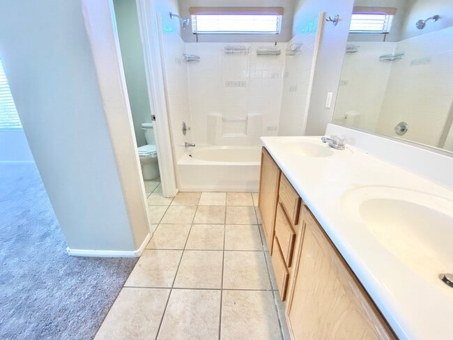 Building Photo - BEAUTIFUL 3 BEDROOMS 2.5 BATHS 2 STORY SINGLE FAMILY HOME WITH 2 CAR GARAGE