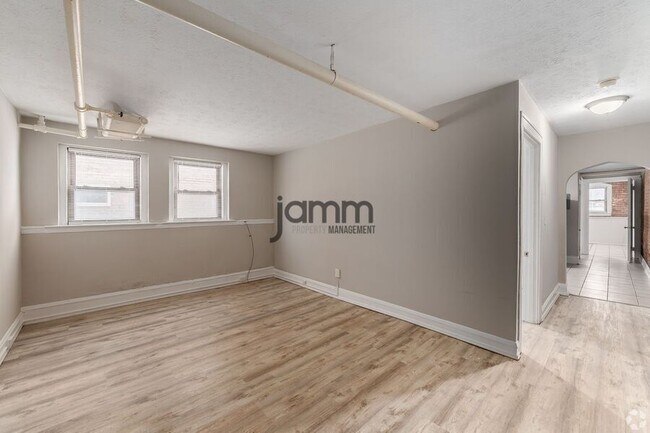 Building Photo - 2773 Hampshire-Unit 3