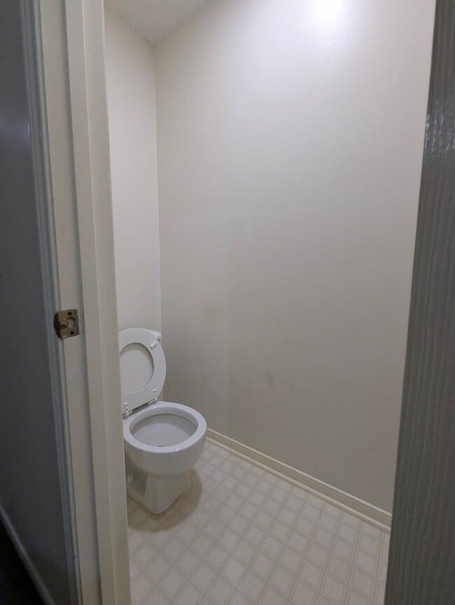 Building Photo - 827 Coral Tree Pl