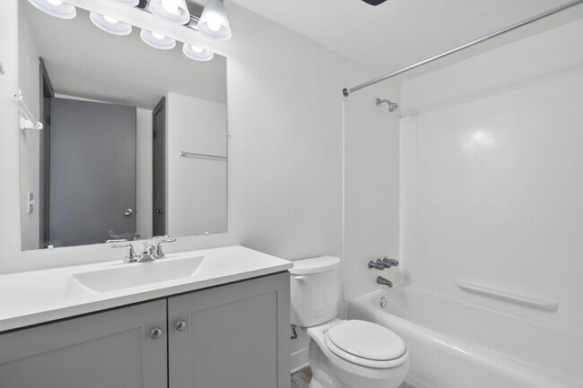 Building Photo - First floor one bedroom available June first