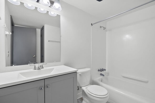 Building Photo - Large, updated, two bedroom available Febr...