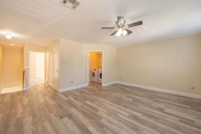 Building Photo - 529 W Metcalfe St