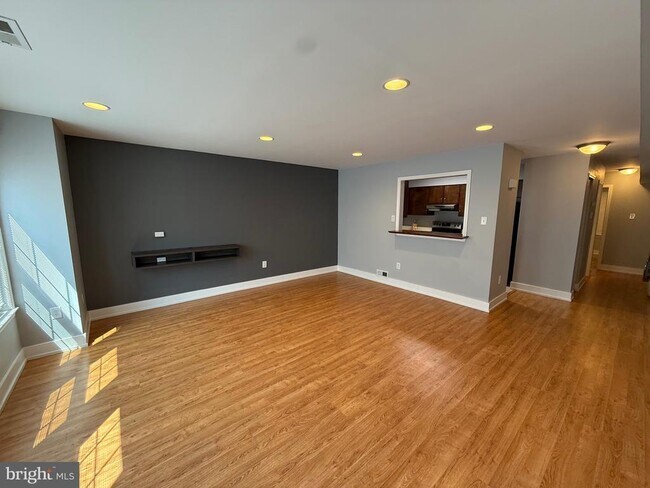 Building Photo - 30 Bridgewater Dr