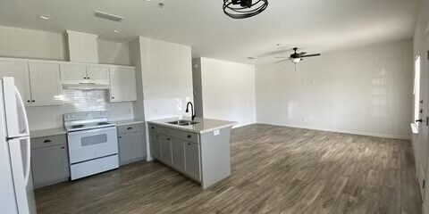 Building Photo - Kings Landing Apartments