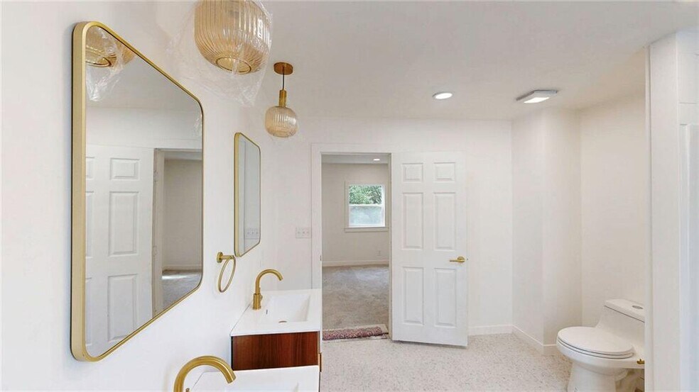 Building Photo - 912 Ohio Ave