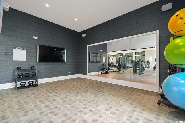 Building Photo - 331 Pickwick Dr