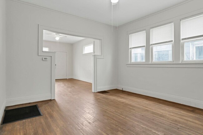 Building Photo - 27-29 S Terrace Ave