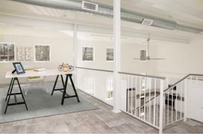 Building Photo - 121 Rombout Ave