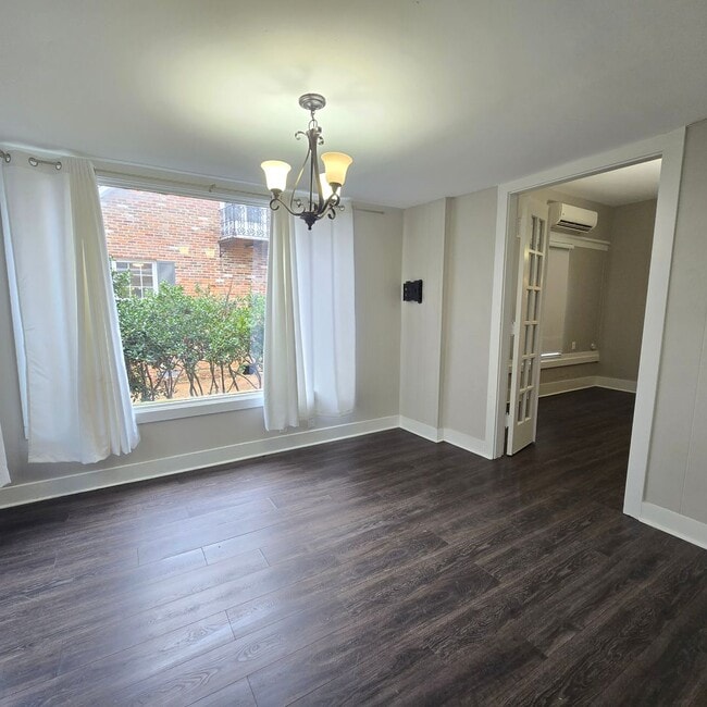 Building Photo - 551 E Boswell St