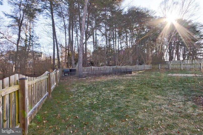 Building Photo - 7925 Carriage Dr