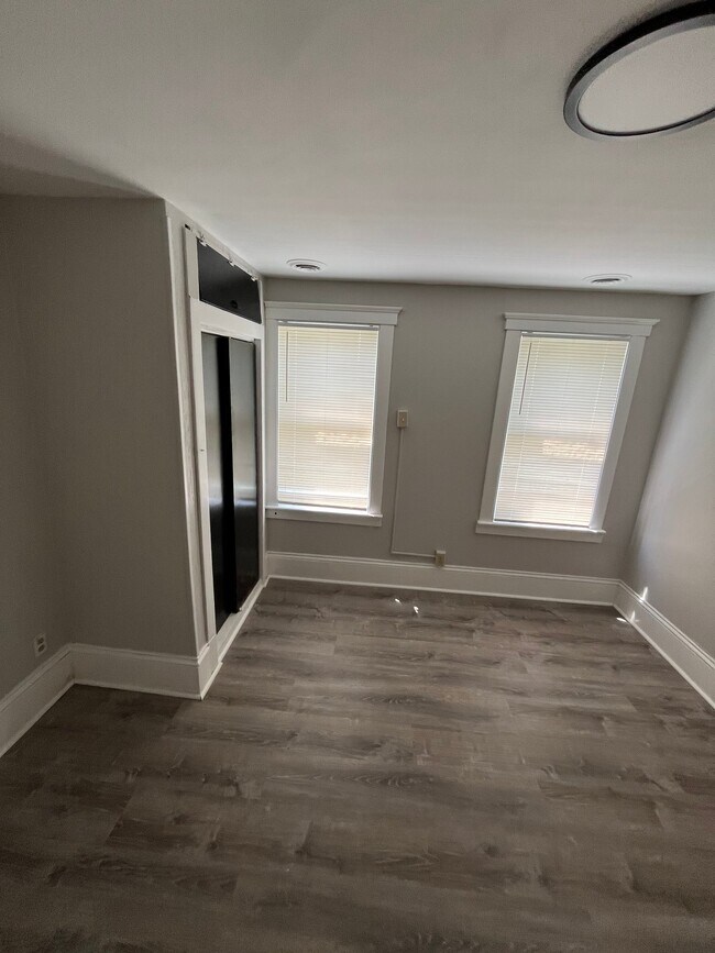 Building Photo - 283 Wilbraham Rd