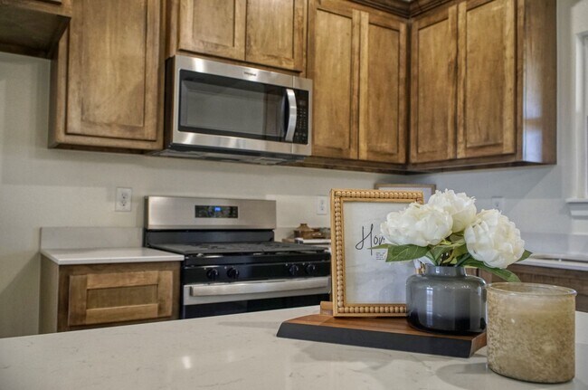 Building Photo - Brand New Home in Washington!