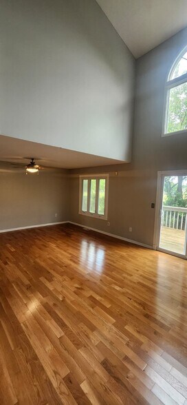 Building Photo - 255 Pine Rock Ave